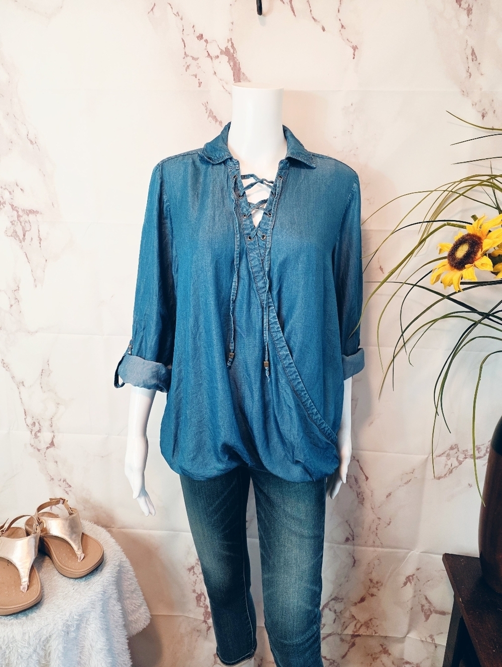 Michael Kors Chambray Lace Up Blouse Lyocell Denim Look Top Size M - Picture 3 of 7